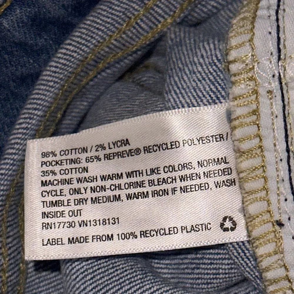 Universal Thread High Rise Straight Distressed Jeans! - Picture 11 of 14